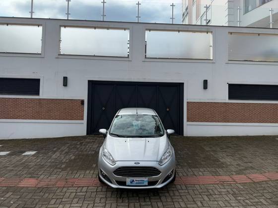 FORD FIESTA 1.6 TITANIUM HATCH 16V FLEX 4P POWERSHIFT